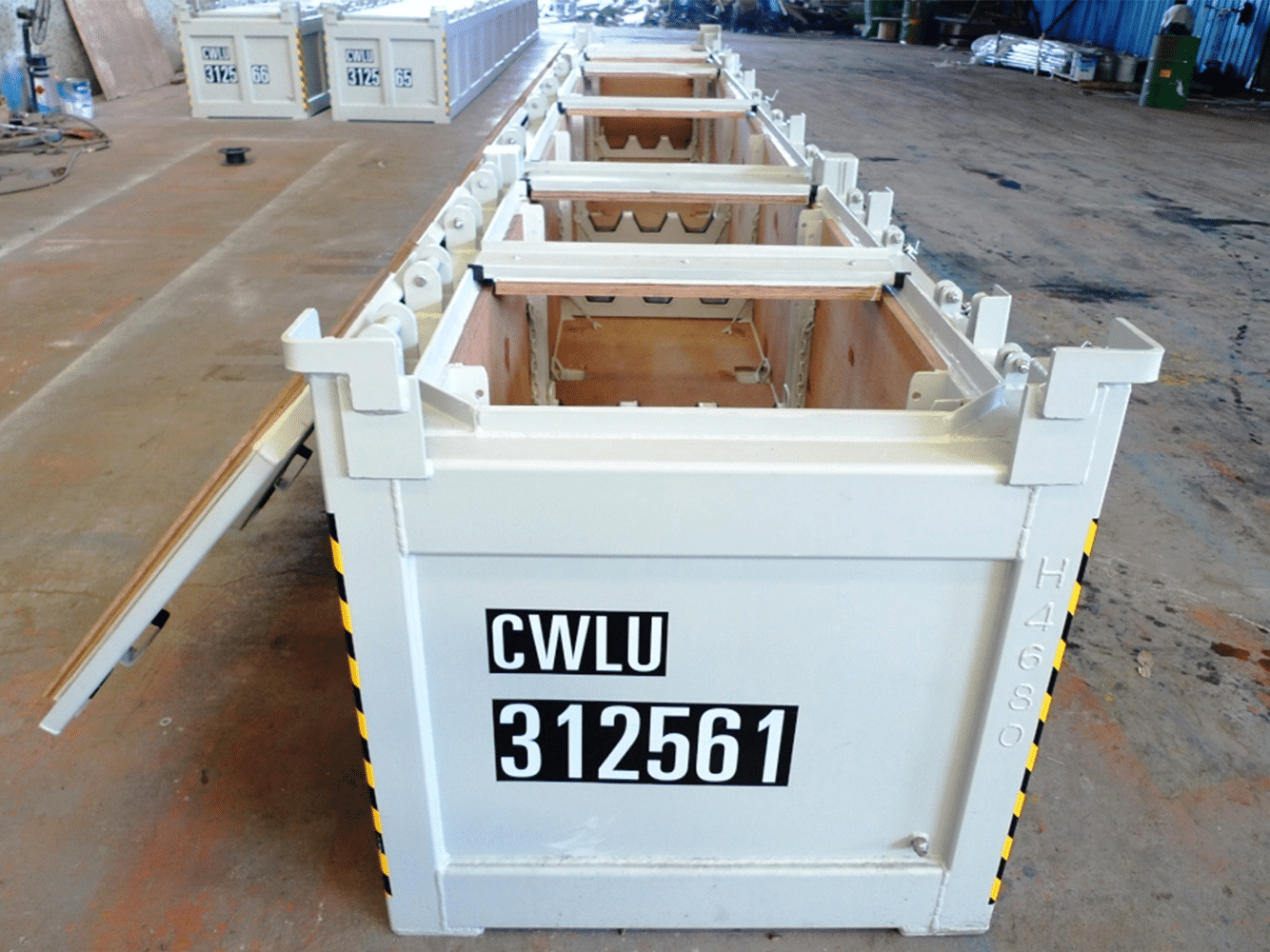 23′ & 39′ Gun Carrier With Lid -3